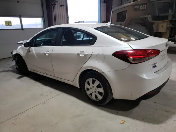 3KPFL4A72HE029426 2017 KIA FORTE - Image 2
