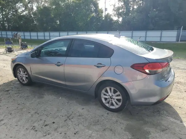 3KPFL4A72HE034576 2017 KIA FORTE - Image 2