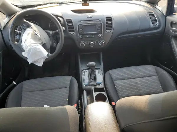 3KPFL4A72HE035274 2017 KIA FORTE - Image 8