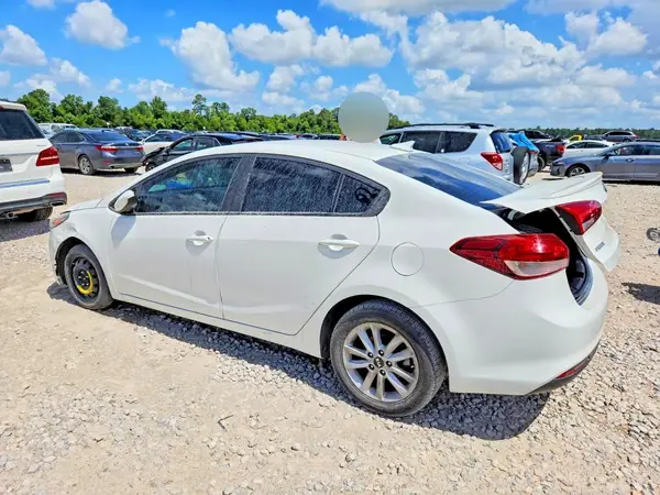 3KPFL4A72HE036148 2017 KIA FORTE - Image 2