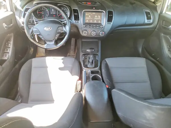 3KPFL4A72HE036151 2017 KIA FORTE - Image 8