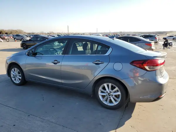 3KPFL4A72HE037882 2017 KIA FORTE - Image 2