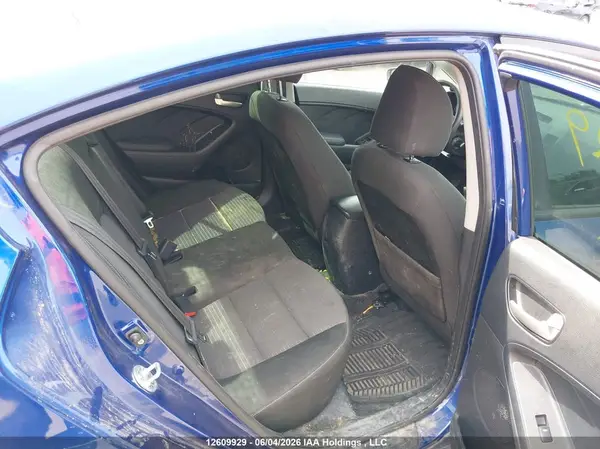 3KPFL4A72HE038112 2017 KIA FORTE - Image 8