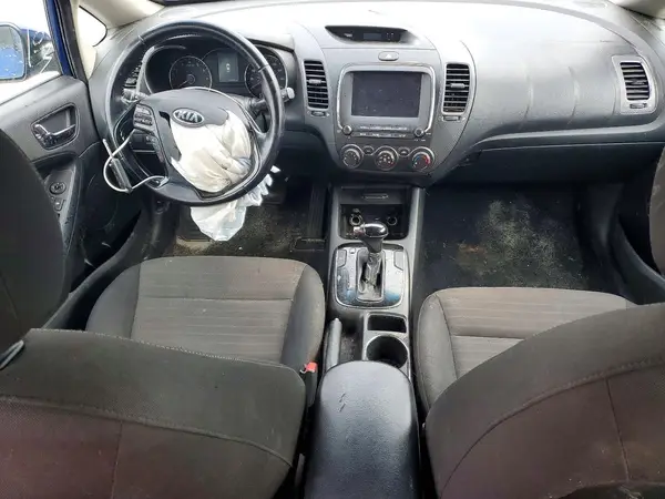3KPFL4A72HE040930 2017 KIA FORTE - Image 8