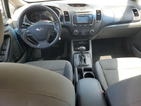 3KPFL4A72HE049031 2017 KIA FORTE - Image 8
