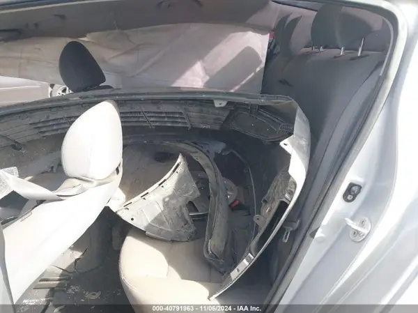 3KPFL4A72HE050695 2017 KIA FORTE - Image 8