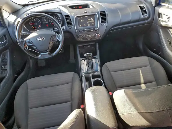 3KPFL4A72HE051586 2017 KIA FORTE - Image 8