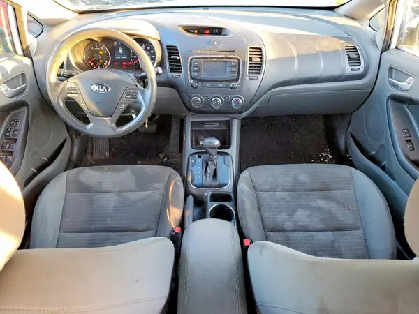 3KPFL4A72HE053192 2017 KIA FORTE - Image 8