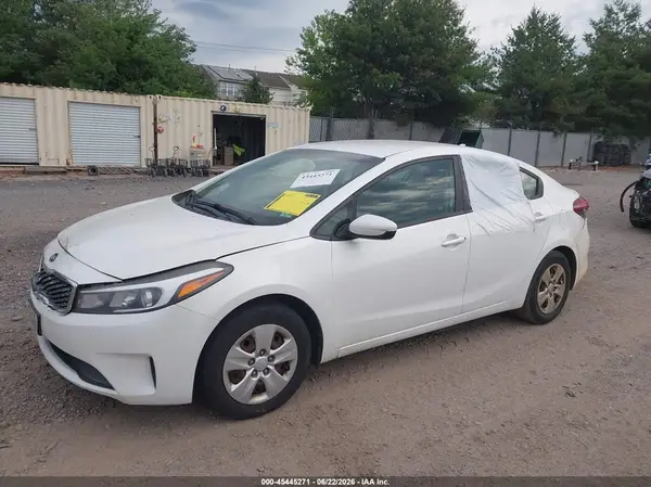 3KPFL4A72HE053399 2017 KIA FORTE - Image 2