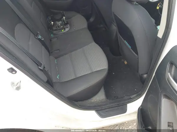 3KPFL4A72HE053399 2017 KIA FORTE - Image 8