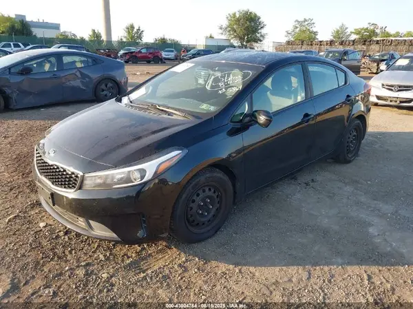 3KPFL4A72HE055864 2017 KIA FORTE - Image 2
