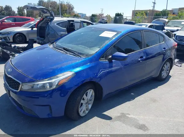 3KPFL4A72HE056383 2017 KIA FORTE - Image 2