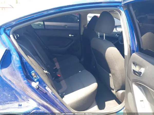 3KPFL4A72HE056383 2017 KIA FORTE - Image 8