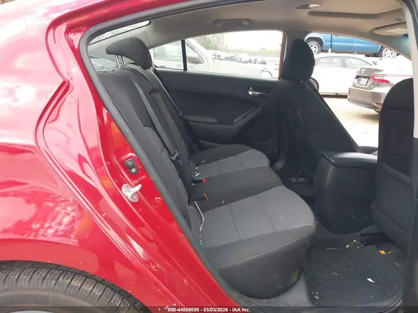 3KPFL4A72HE057484 2017 KIA FORTE - Image 8