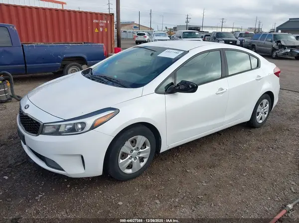 3KPFL4A72HE057789 2017 KIA FORTE - Image 2