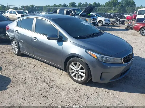 3KPFL4A72HE060627 2017 KIA FORTE - Image 1
