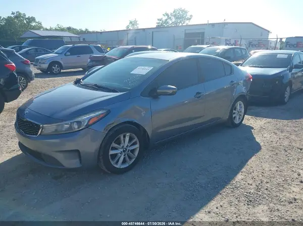 3KPFL4A72HE060627 2017 KIA FORTE - Image 2