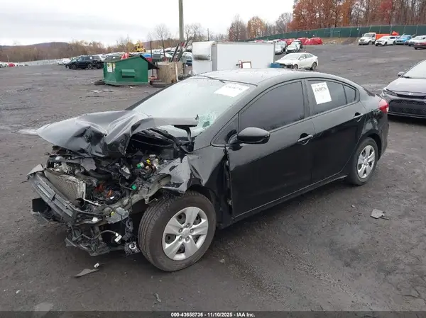 3KPFL4A72HE061471 2017 KIA FORTE - Image 2