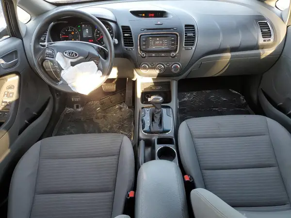 3KPFL4A72HE066864 2017 KIA FORTE - Image 8