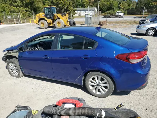 3KPFL4A72HE069960 2017 KIA FORTE - Image 2