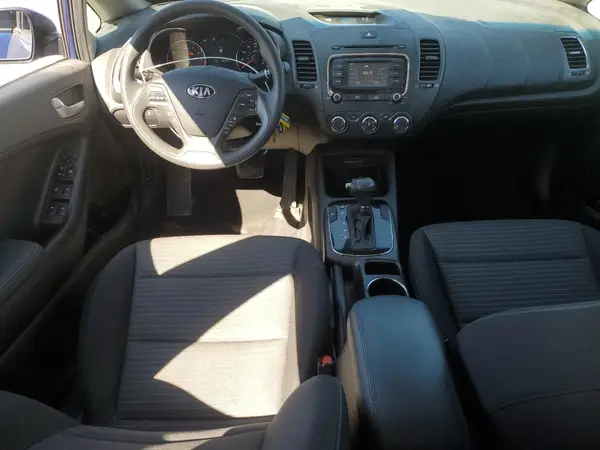 3KPFL4A72HE069960 2017 KIA FORTE - Image 8