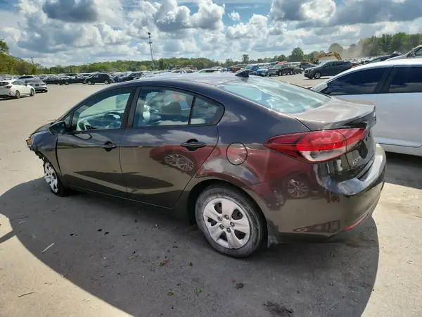3KPFL4A72HE073457 2017 KIA FORTE - Image 2