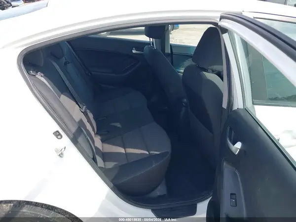 3KPFL4A72HE077721 2017 KIA FORTE - Image 8
