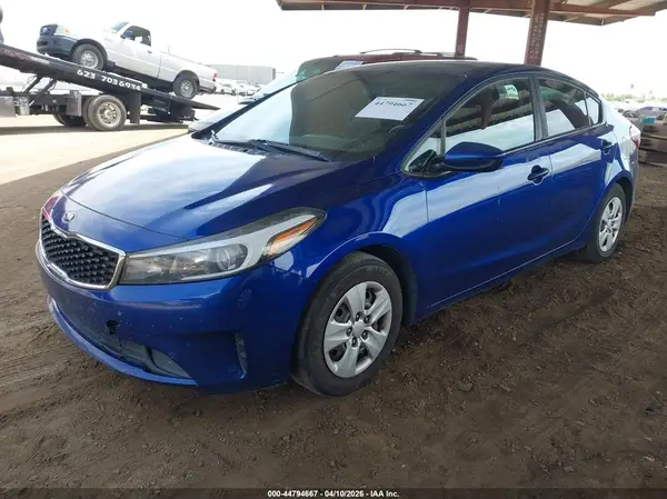 3KPFL4A72HE081803 2017 KIA FORTE - Image 2