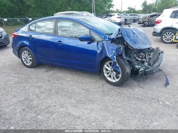 3KPFL4A72HE082417 2017 KIA FORTE - Image 1