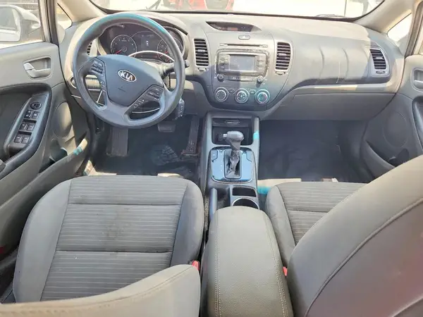 3KPFL4A72HE083535 2017 KIA FORTE - Image 8