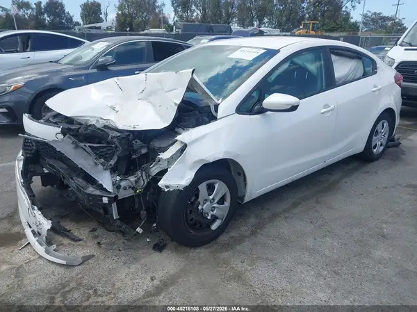 3KPFL4A72HE083812 2017 KIA FORTE - Image 2