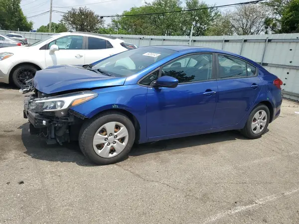 3KPFL4A72HE084099 2017 KIA FORTE - Image 1