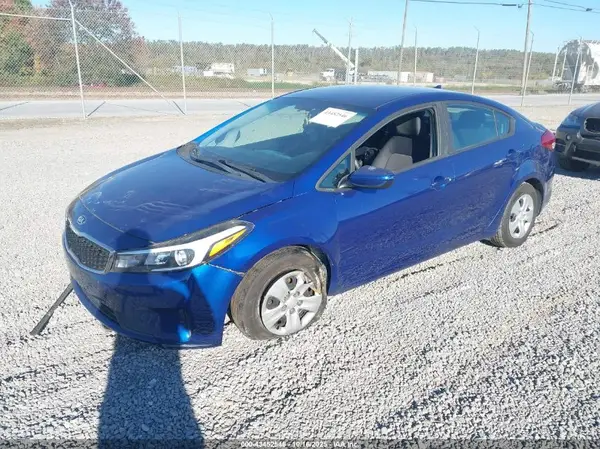 3KPFL4A72HE086306 2017 KIA FORTE - Image 2