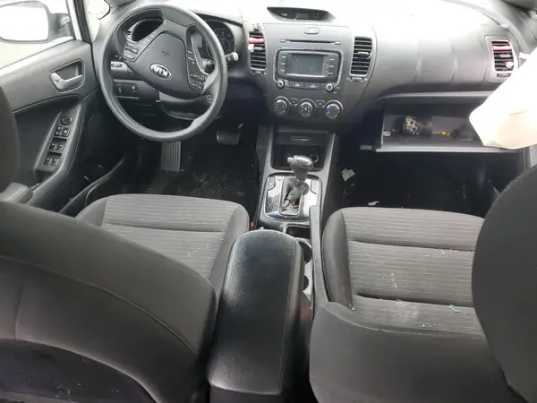 3KPFL4A72HE089318 2017 KIA FORTE - Image 8