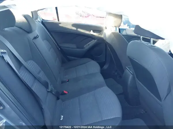 3KPFL4A72HE091022 2017 KIA FORTE - Image 8