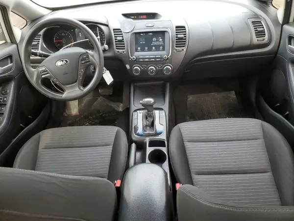3KPFL4A72HE095216 2017 KIA FORTE - Image 8