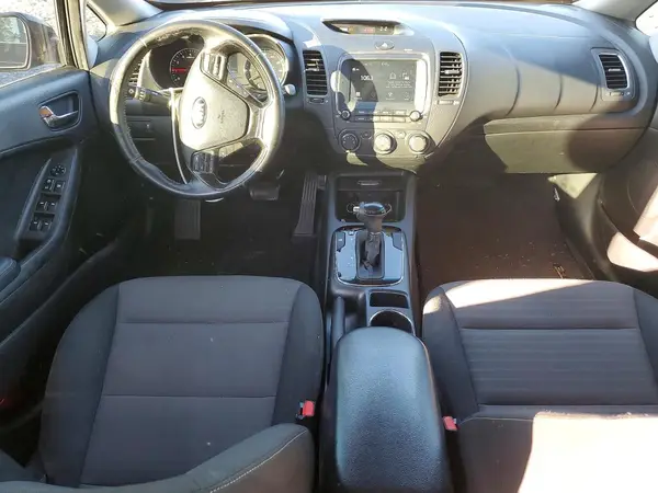 3KPFL4A72HE097872 2017 KIA FORTE - Image 8
