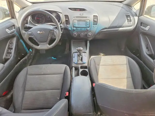 3KPFL4A72HE098228 2017 KIA FORTE - Image 8