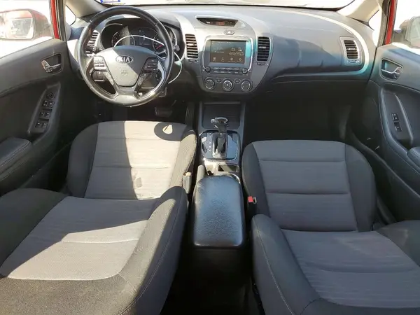 3KPFL4A72HE100219 2017 KIA FORTE - Image 8