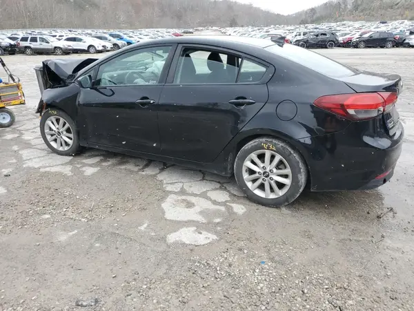 3KPFL4A72HE100463 2017 KIA FORTE - Image 2
