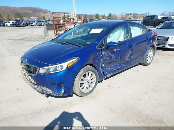 3KPFL4A72HE100656 2017 KIA FORTE - Image 2