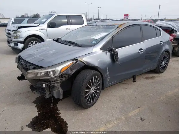 3KPFL4A72HE101547 2017 KIA FORTE - Image 2
