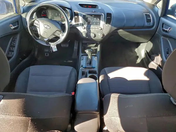 3KPFL4A72HE101807 2017 KIA FORTE - Image 8