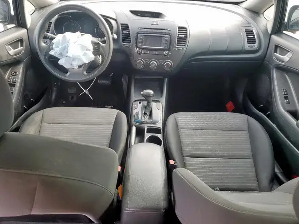 3KPFL4A72HE102598 2017 KIA FORTE - Image 8