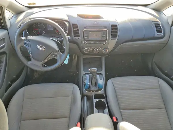 3KPFL4A72HE103606 2017 KIA FORTE - Image 8