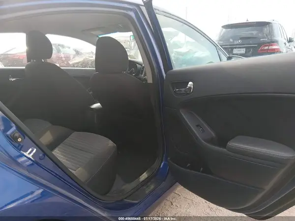 3KPFL4A72HE103881 2017 KIA FORTE - Image 8