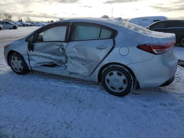 3KPFL4A72HE105307 2017 KIA FORTE - Image 2