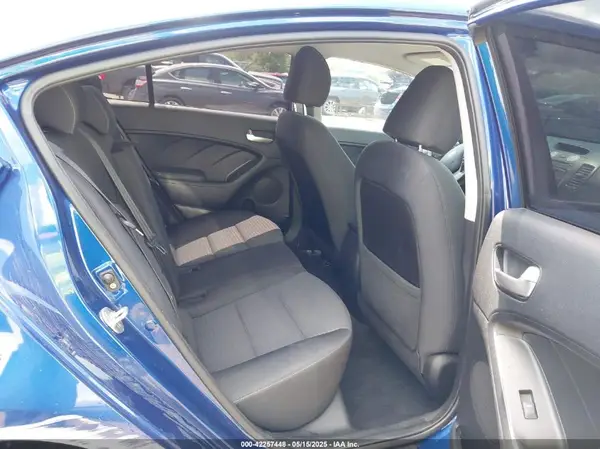 3KPFL4A72HE106179 2017 KIA FORTE - Image 8