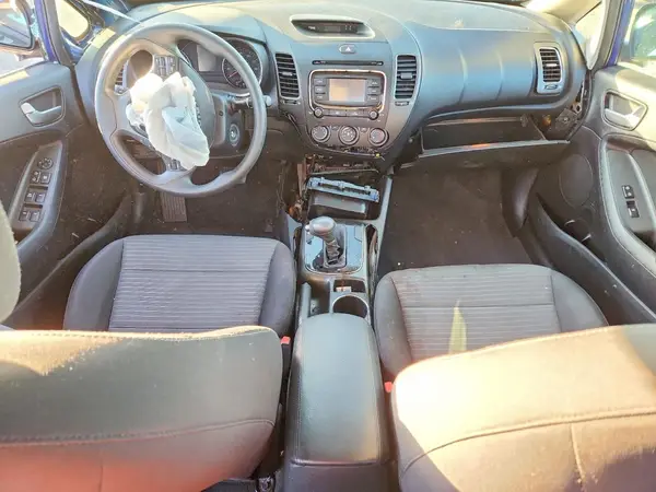 3KPFL4A72HE106943 2017 KIA FORTE - Image 8