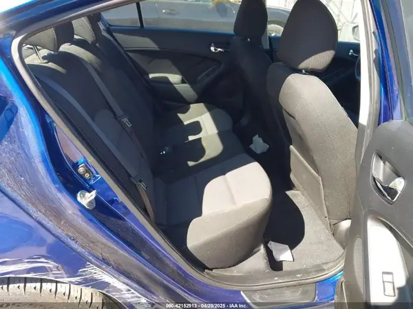 3KPFL4A72HE109664 2017 KIA FORTE - Image 8